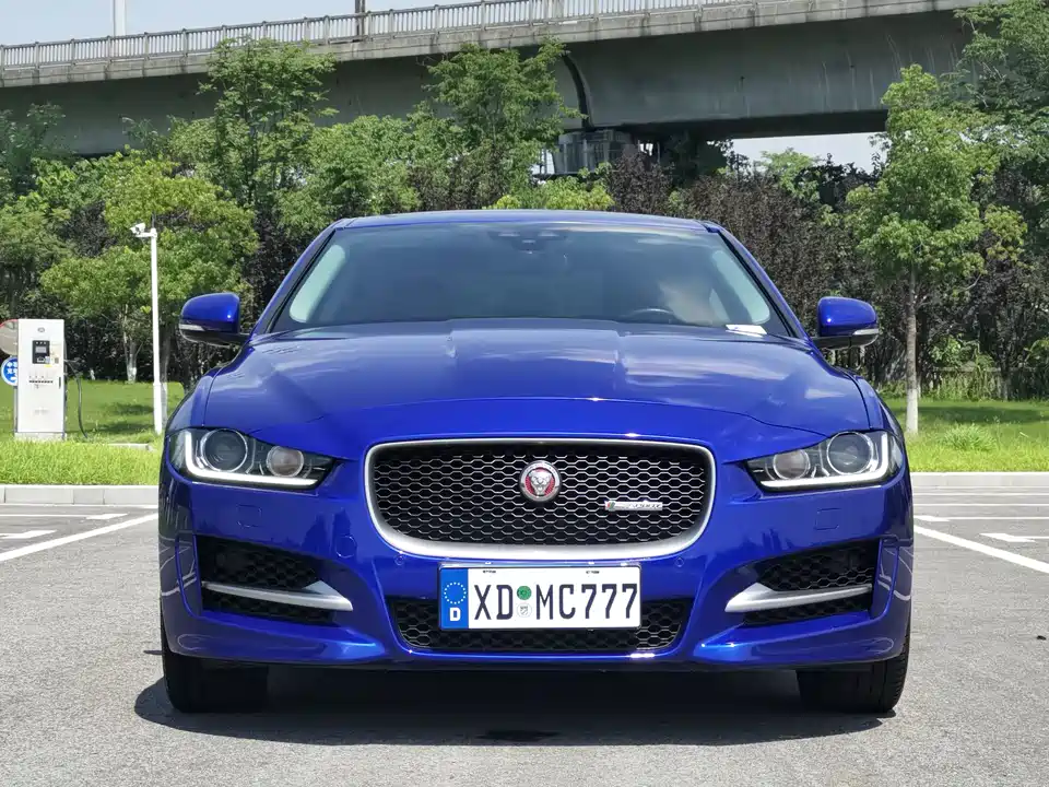 Jaguar XE