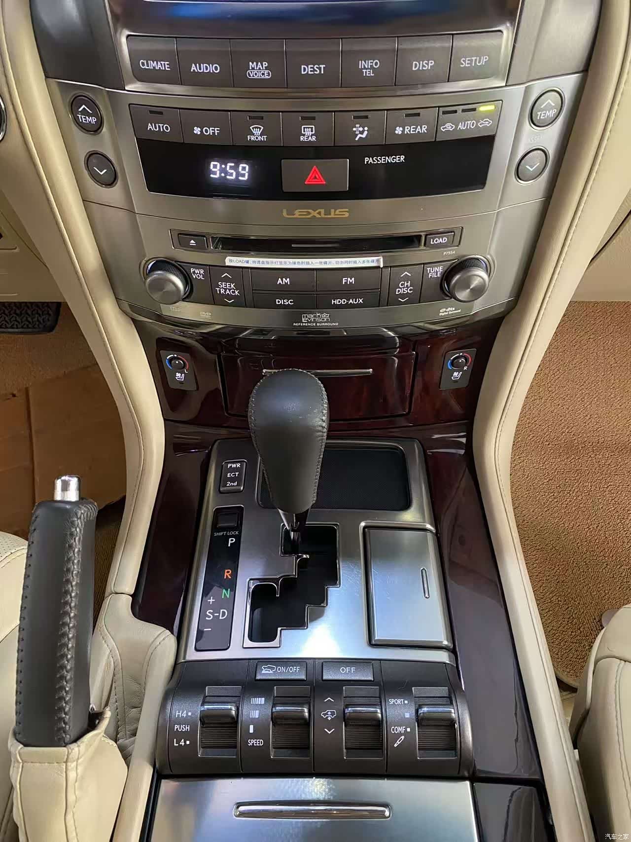 Lexus LX, 2010 11