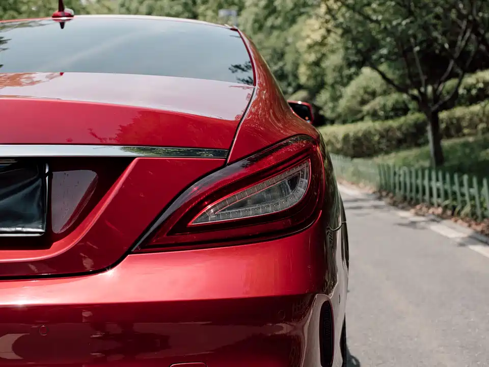 Mercedes-Benz CLS Mercedes-Benz CLS