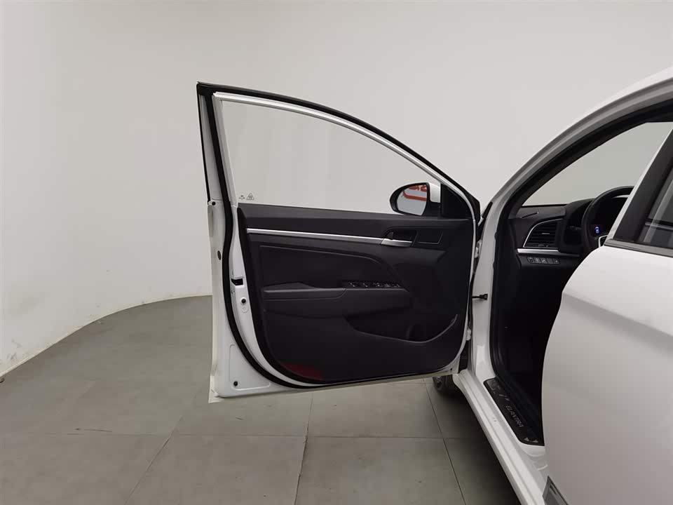 Hyundai Lead