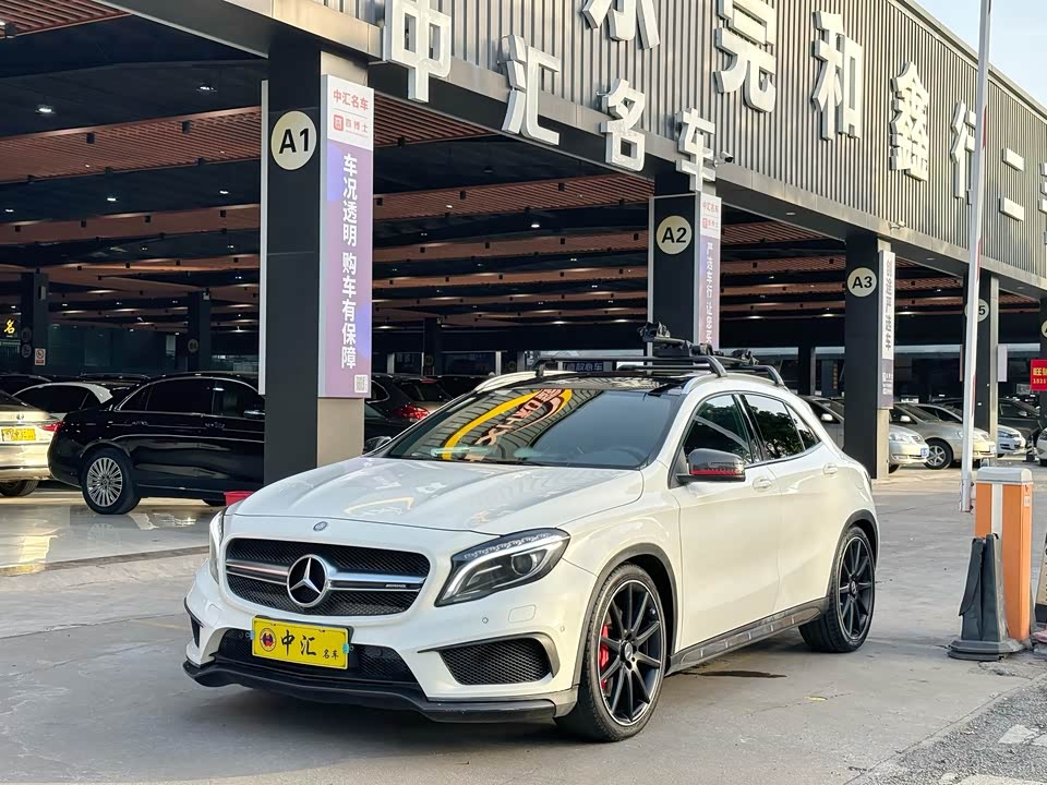 Mercedes-Benz GLA AMG Mercedes-Benz GLA AMG