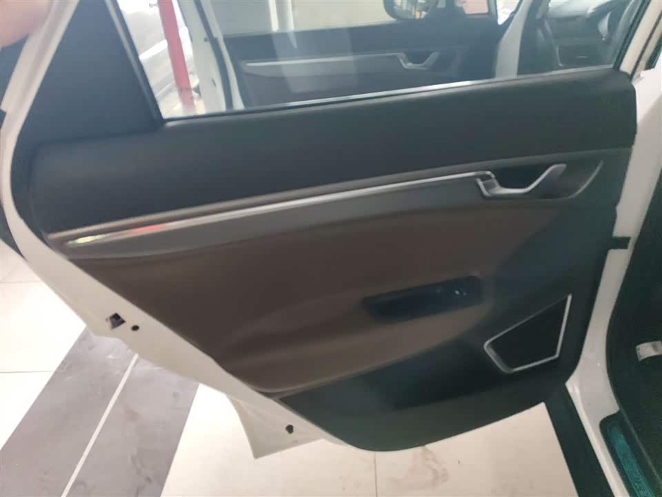 Geely Emgrand GS