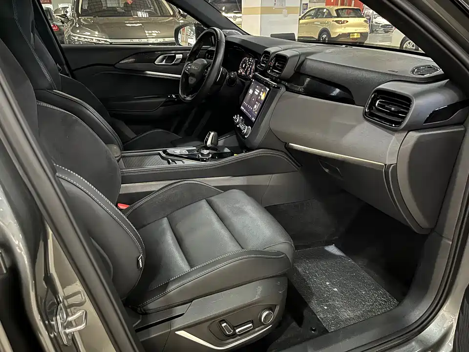 Lynk & Co 02 Hatchback