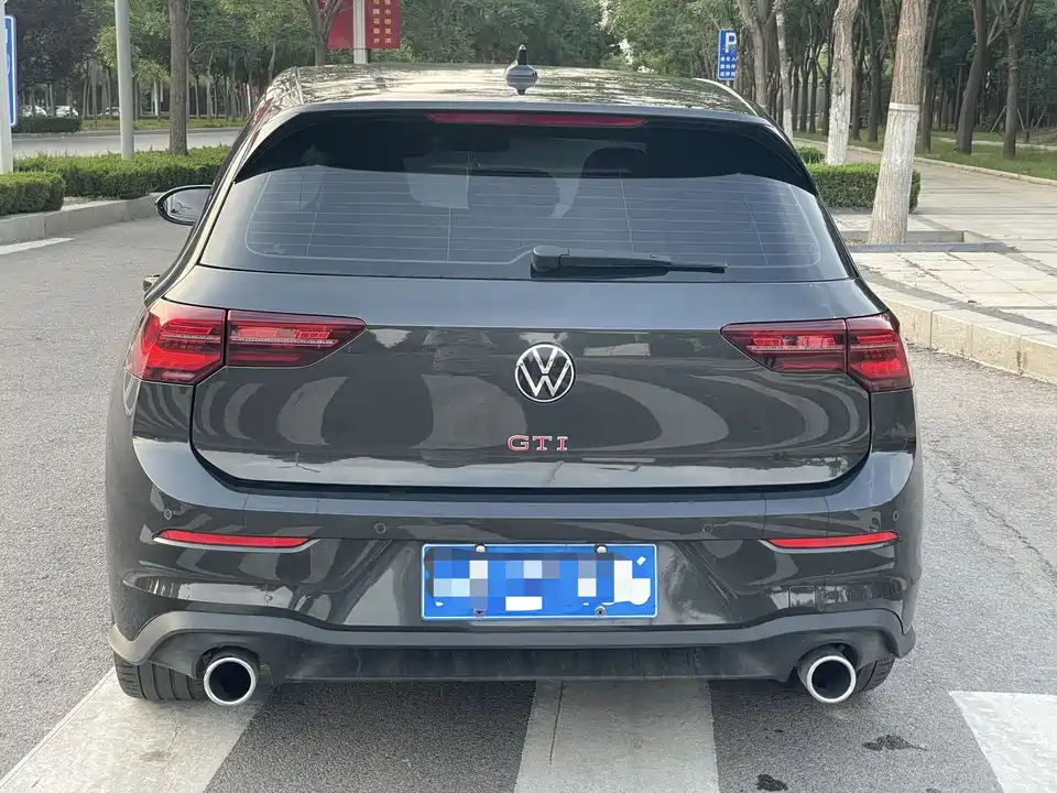 Volkswagen Golf GTI