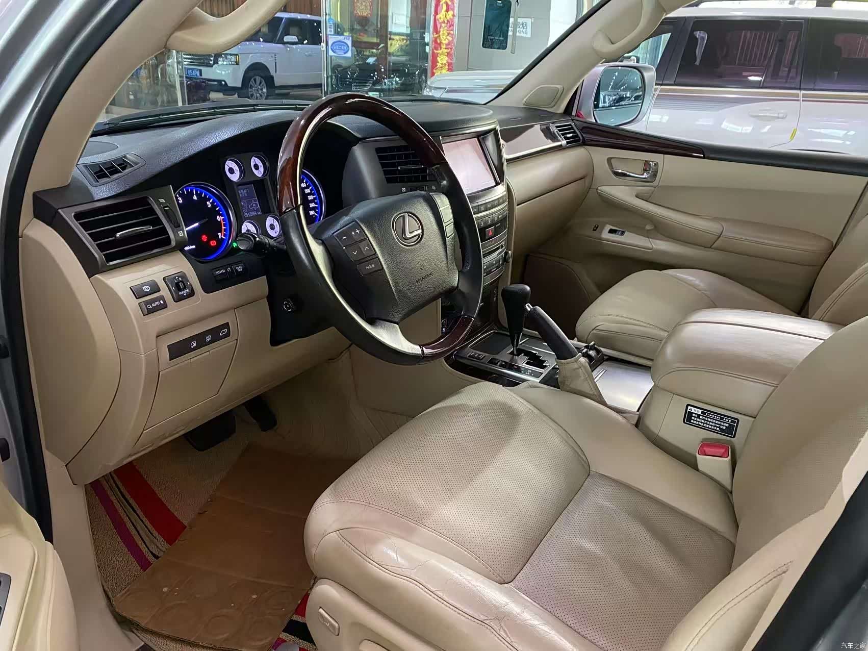 Lexus LX, 2010 17
