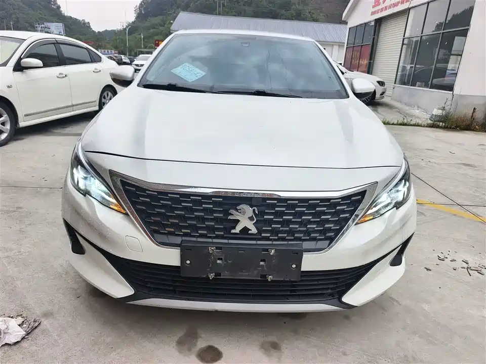 Peugeot 408