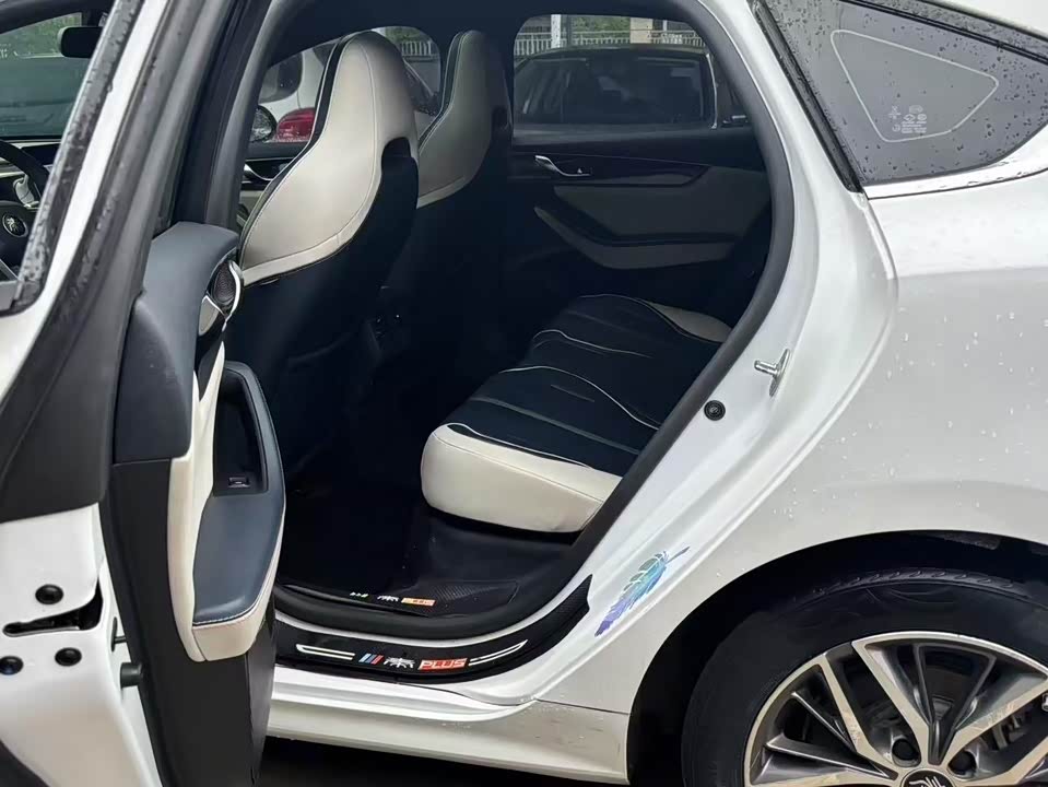 BYD Qin Yuan BYD Qin Yuan