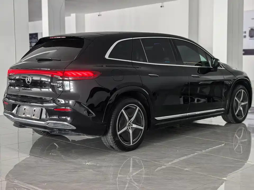 Mercedes-Benz EQS SUV