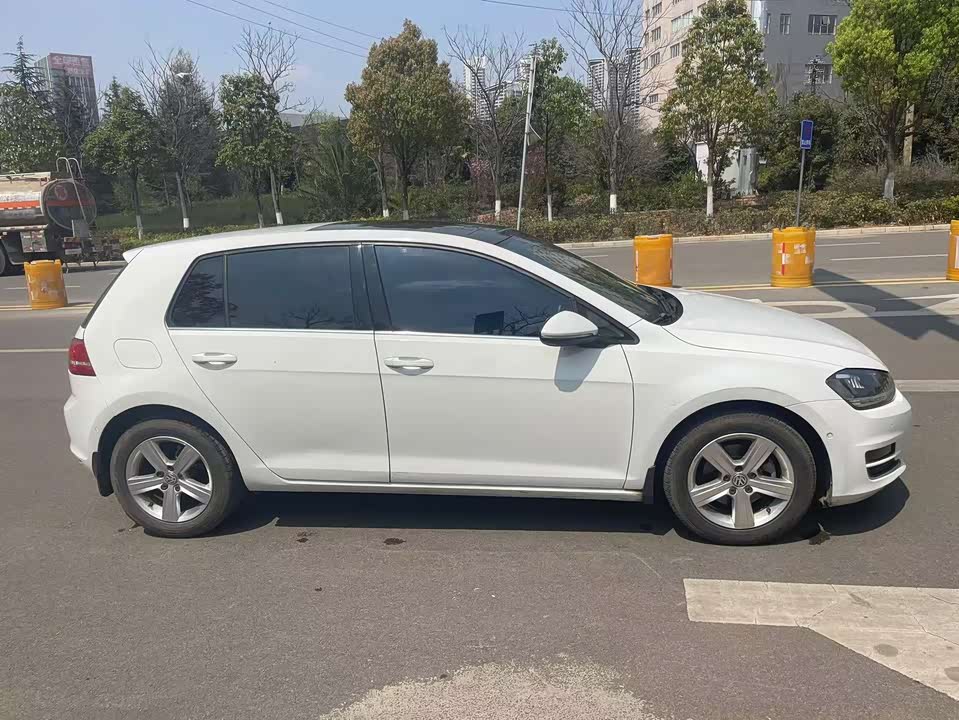 Volkswagen golf