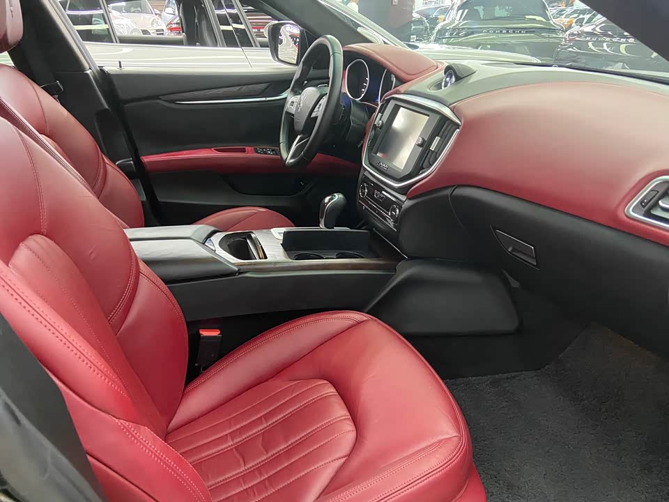 Maserati Ghibli Maserati Ghibli