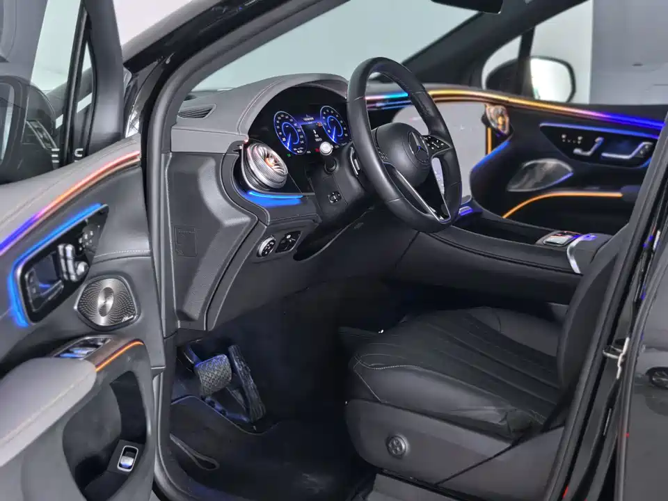 Mercedes-Benz EQS SUV