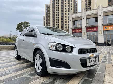 爱唯欧 2011款 三厢 1.4l mt sl