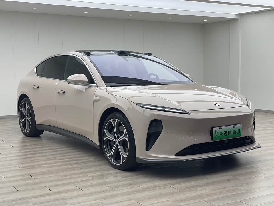 NIO ET5