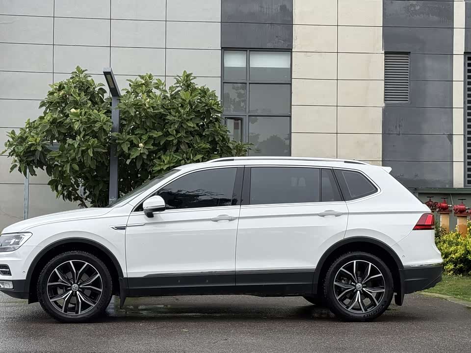 Volkswagen Tiguan L