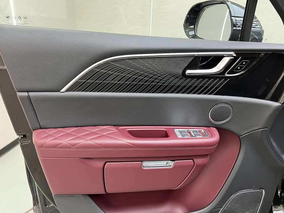 Hongqi E-HS9