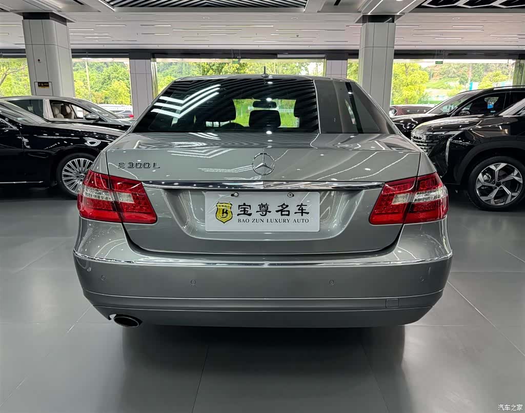 Mercedes-Benz E-Class, 2010 4