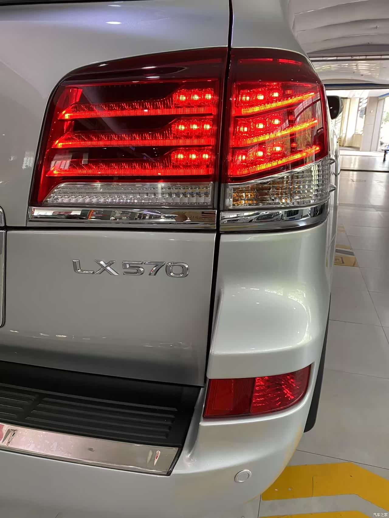 Lexus LX, 2010 6