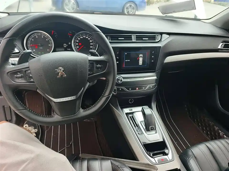 Peugeot 408