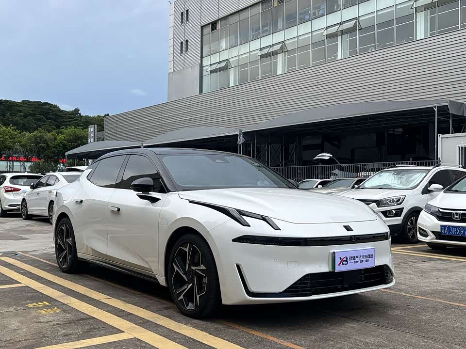 Lynk & Co 07 EM-P