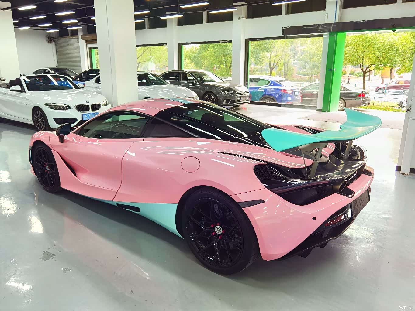 McLaren 720S, 2019 16