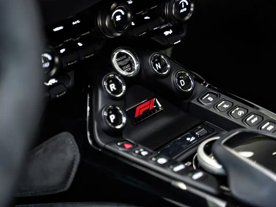 Aston Martin V8 Vantage