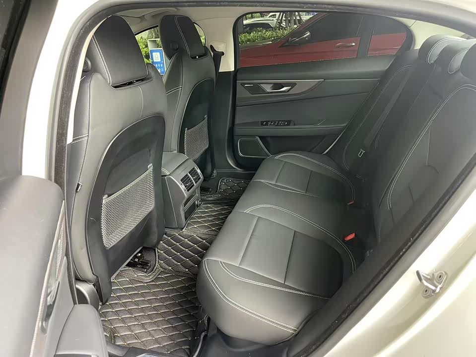 Jaguar XEL Jaguar XEL