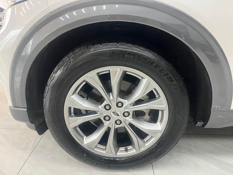 Ford Explorer Ford Explorer