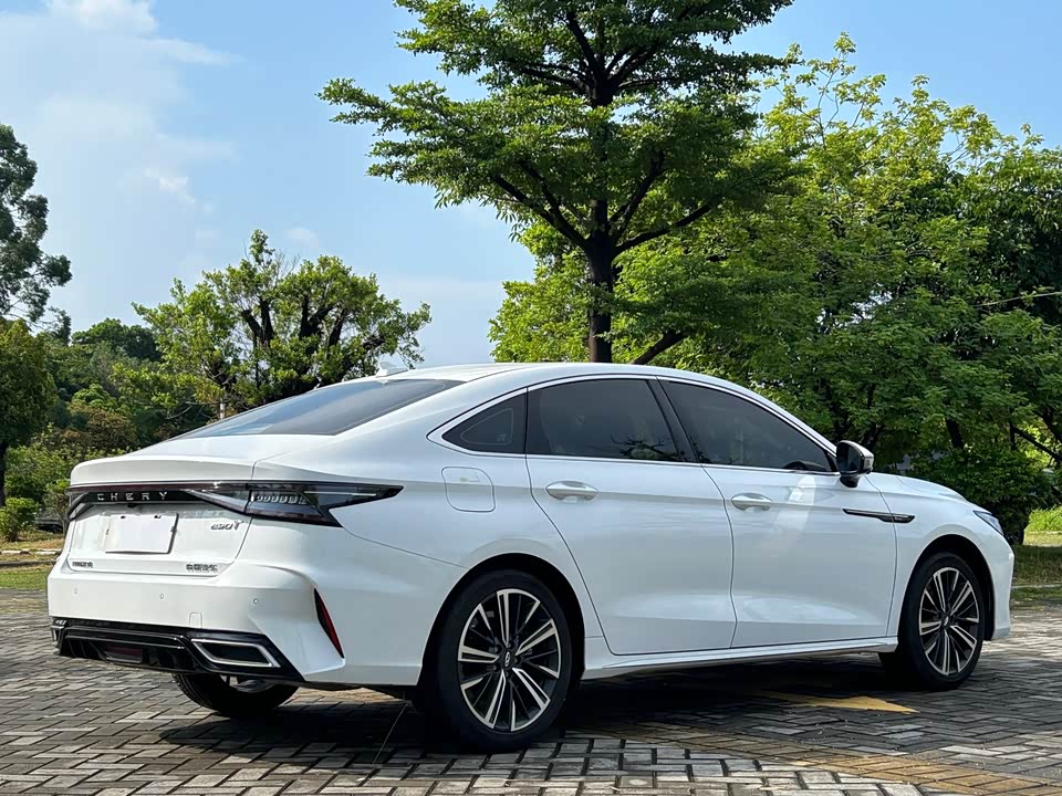 Chery Arrizo 8