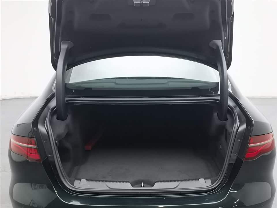 Jaguar XEL