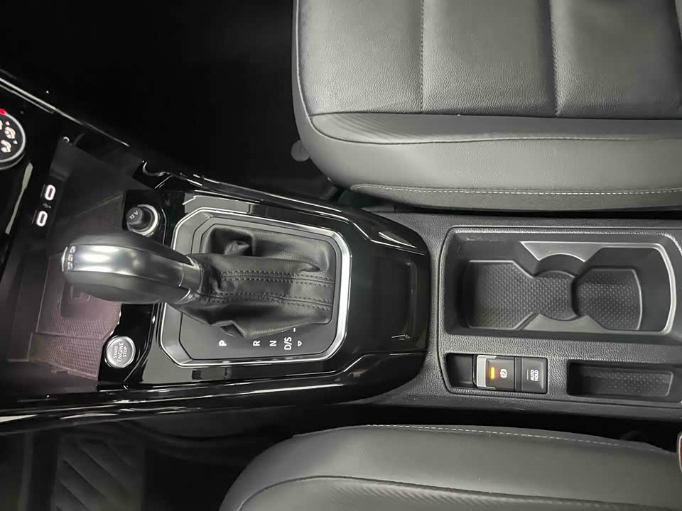 Volkswagen T-ROC exploring Songs