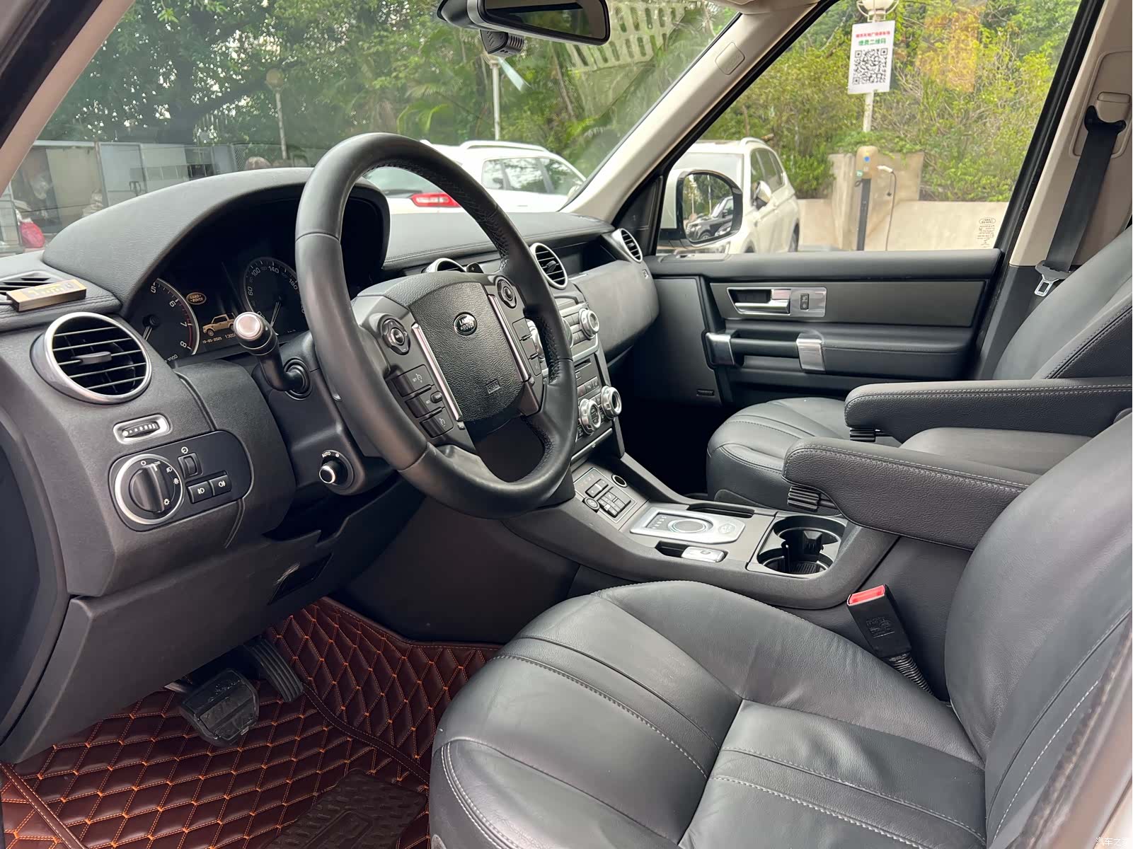 Land Rover Discovery, 2015 все фото