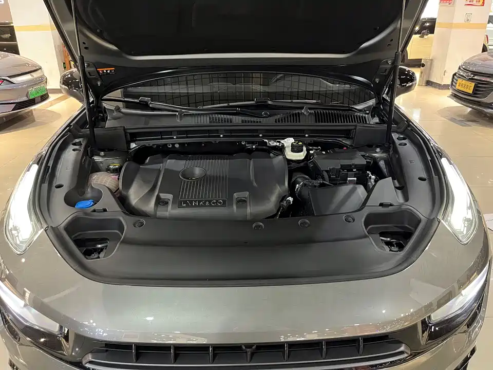 Lynk & Co 02 Hatchback