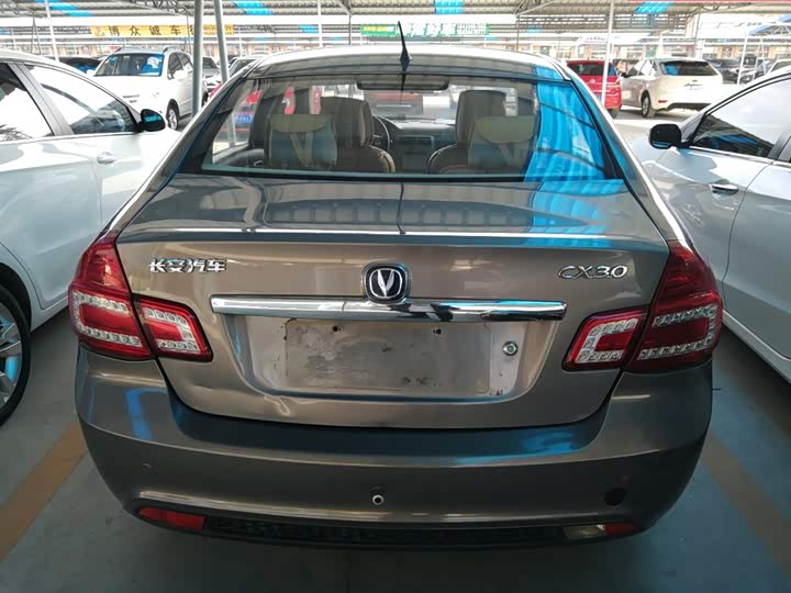 长安cx30 2012款 三厢 1.6l 手动豪华型