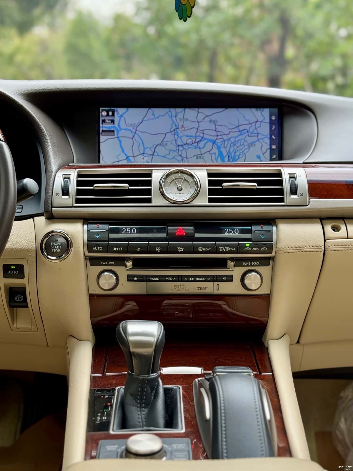 Lexus LS, 2015 27