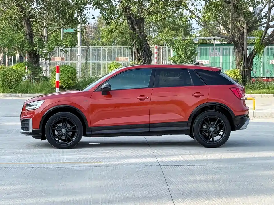 Audi Q2L