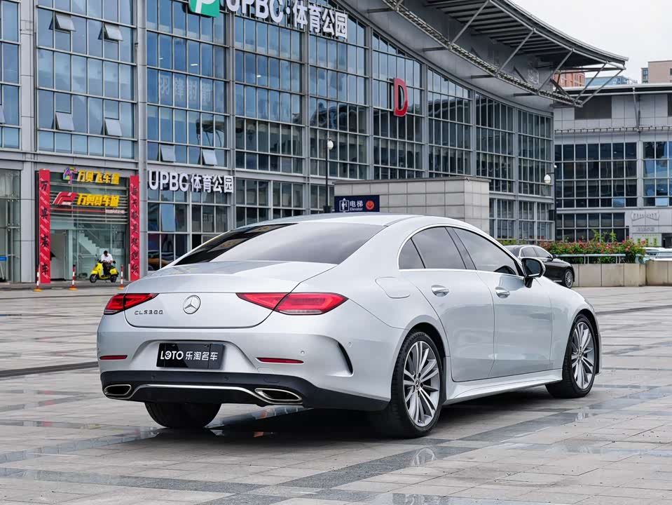 Mercedes-Benz CLS Mercedes-Benz CLS