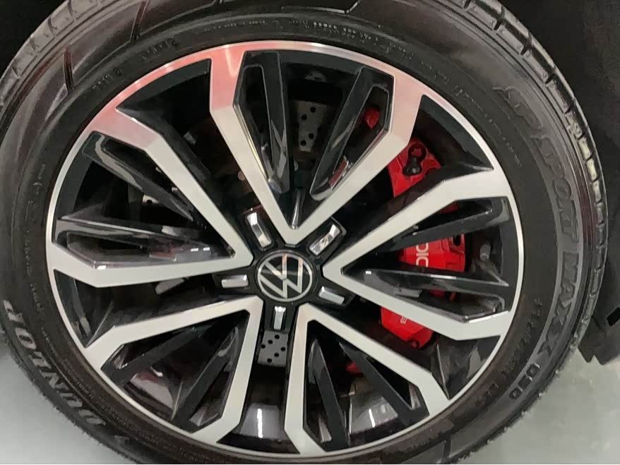 Volkswagen T-ROC exploring Songs