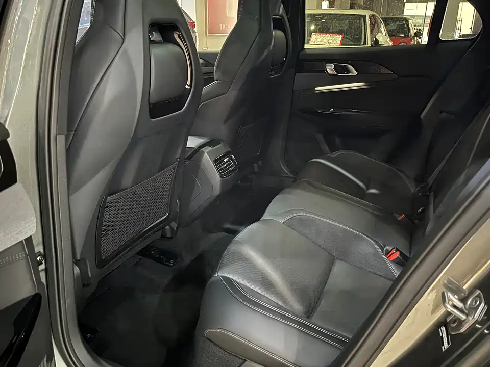 Lynk & Co 02 Hatchback