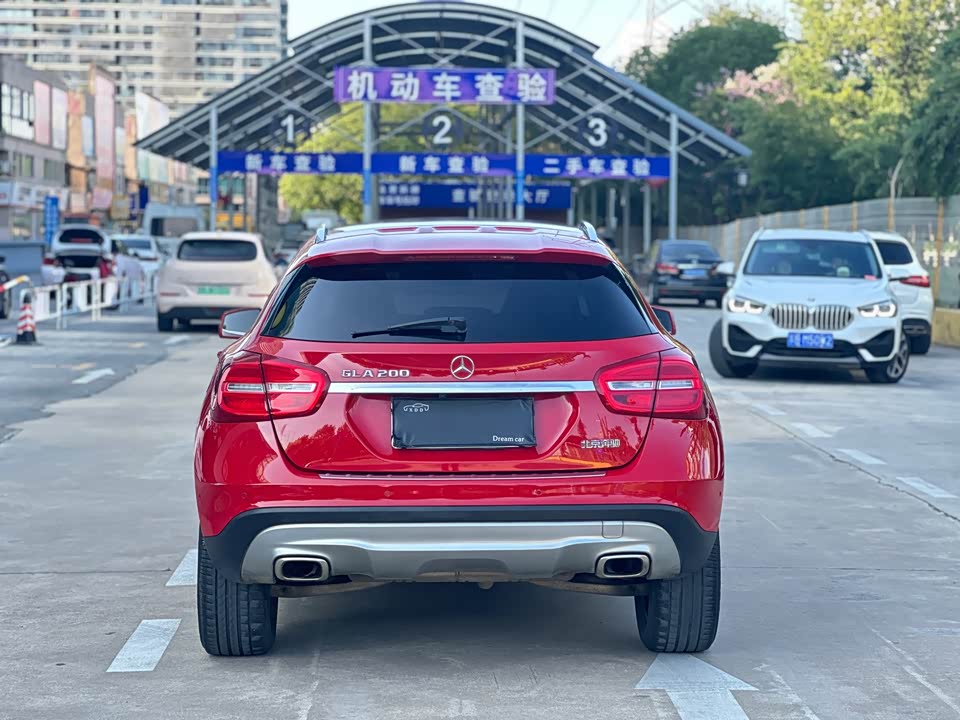 Mercedes-Benz GLA Mercedes-Benz GLA