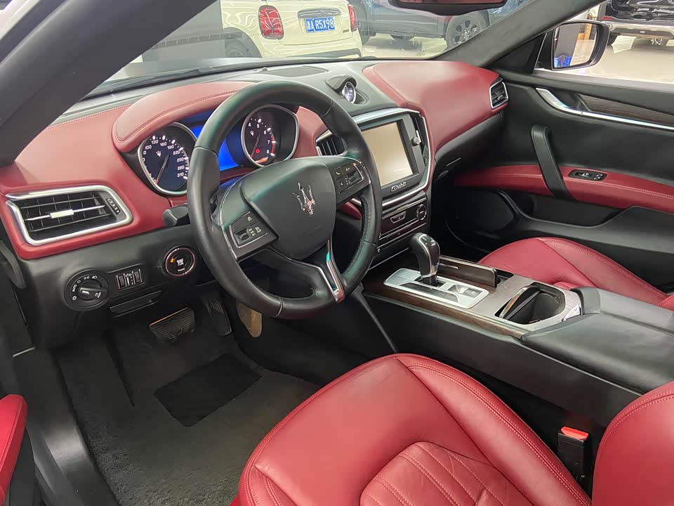 Maserati Ghibli Maserati Ghibli