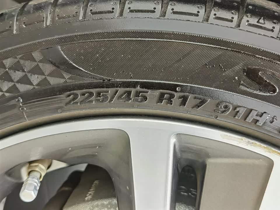 Hyundai Lead