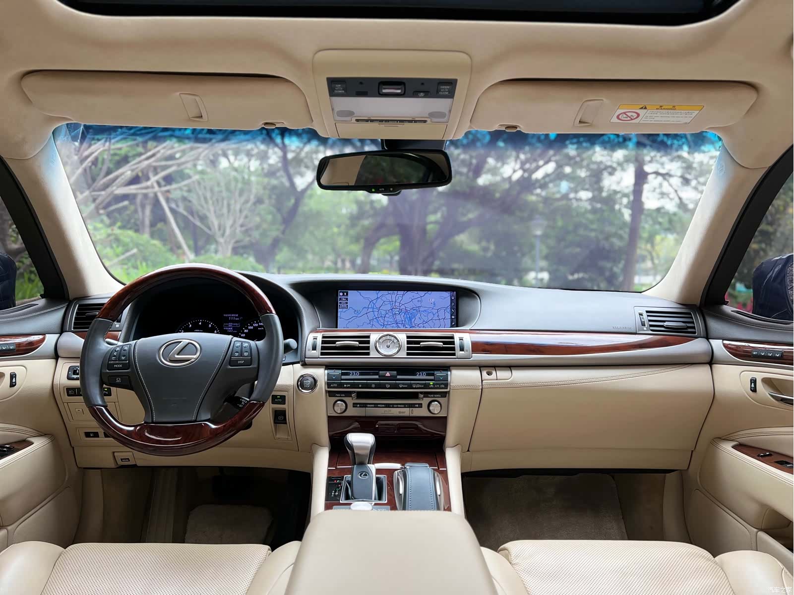 Lexus LS, 2015 16