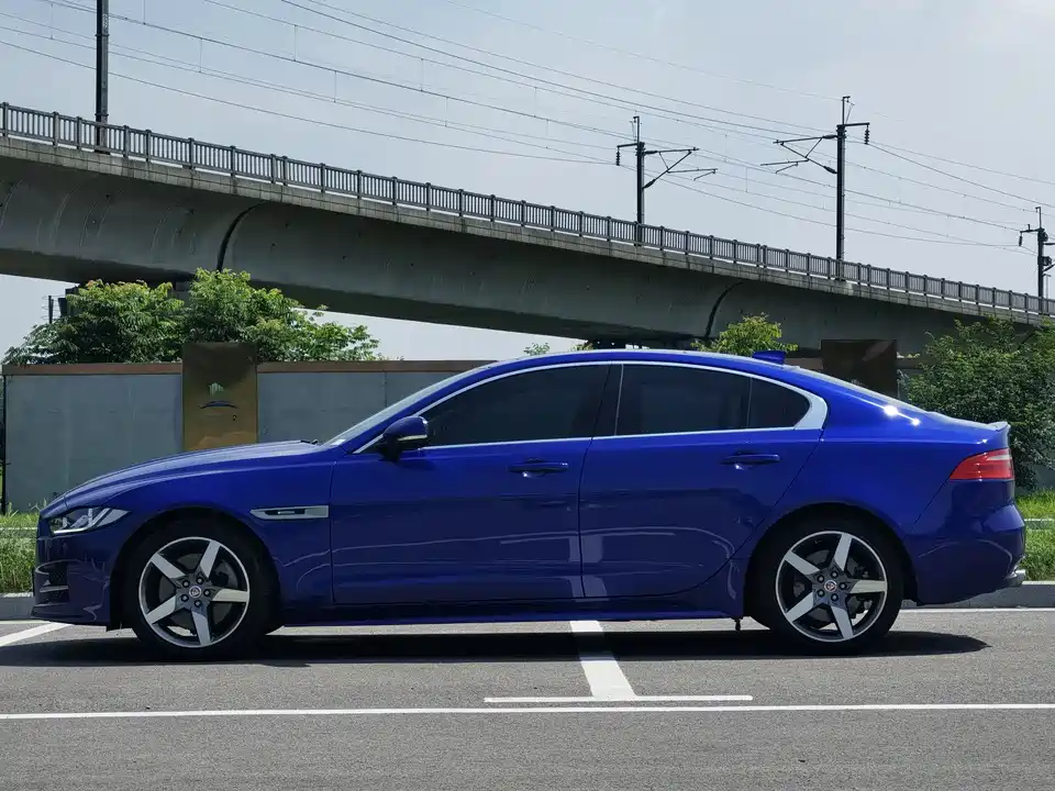 Jaguar XE