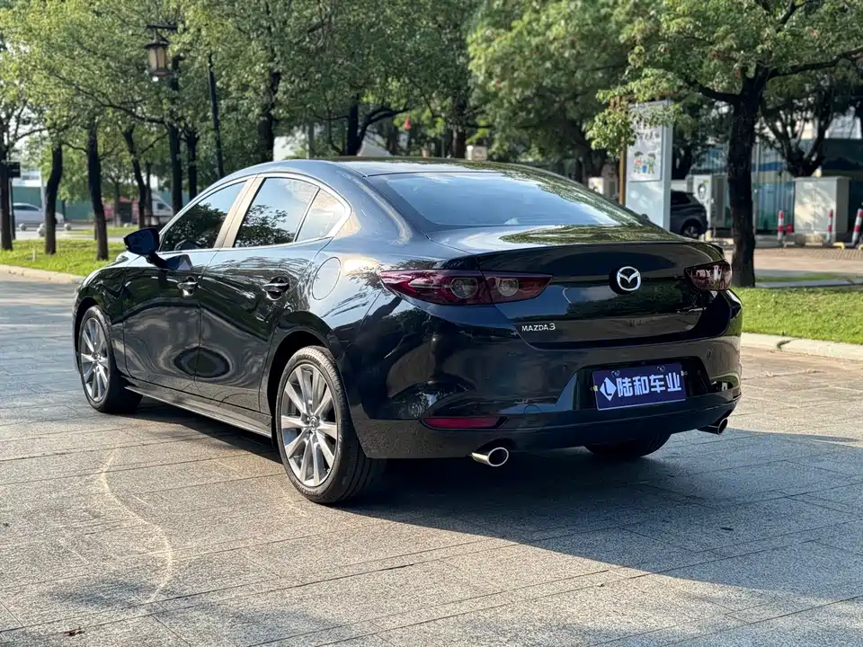Mazda 3 Angkesaila