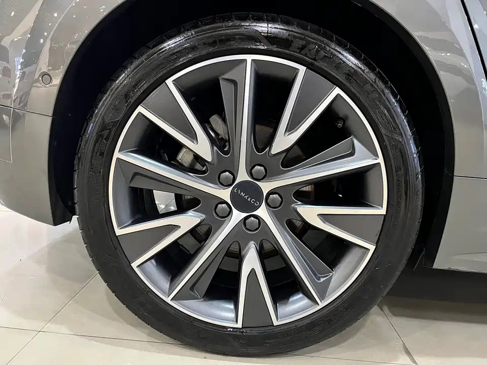 Lynk & Co 02 Hatchback