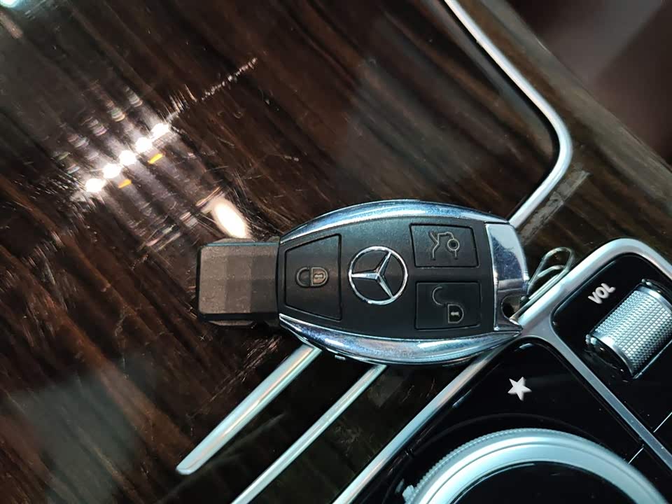 Mercedes-Benz GLC Mercedes-Benz GLC