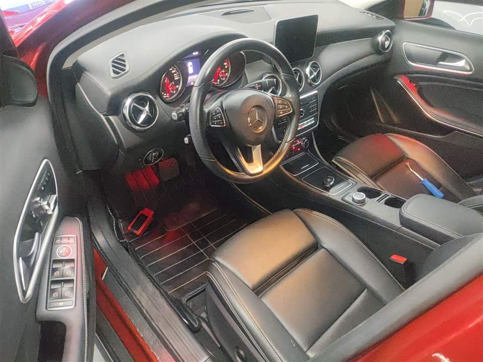 Mercedes-Benz GLA