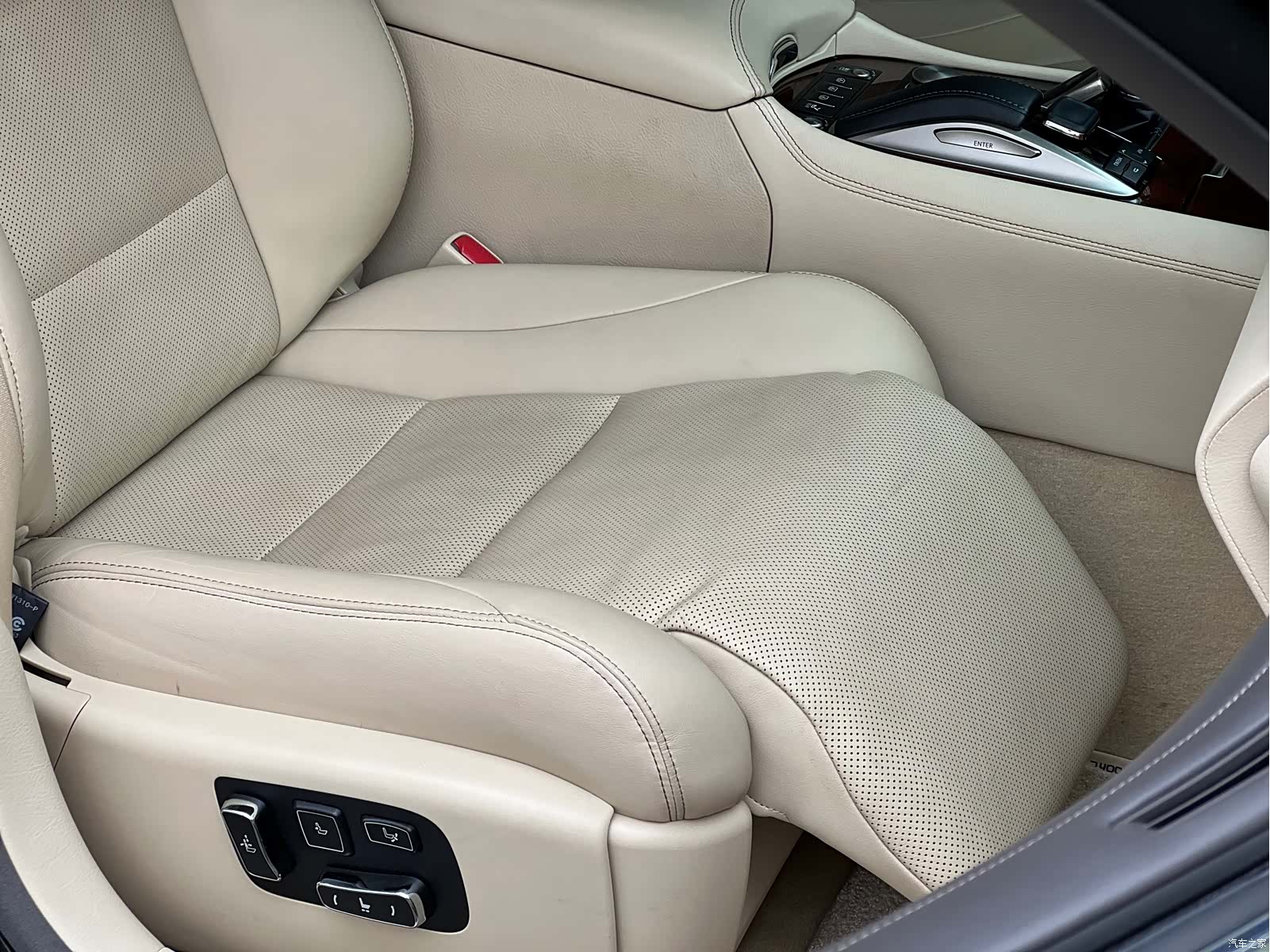 Lexus LS, 2015 22