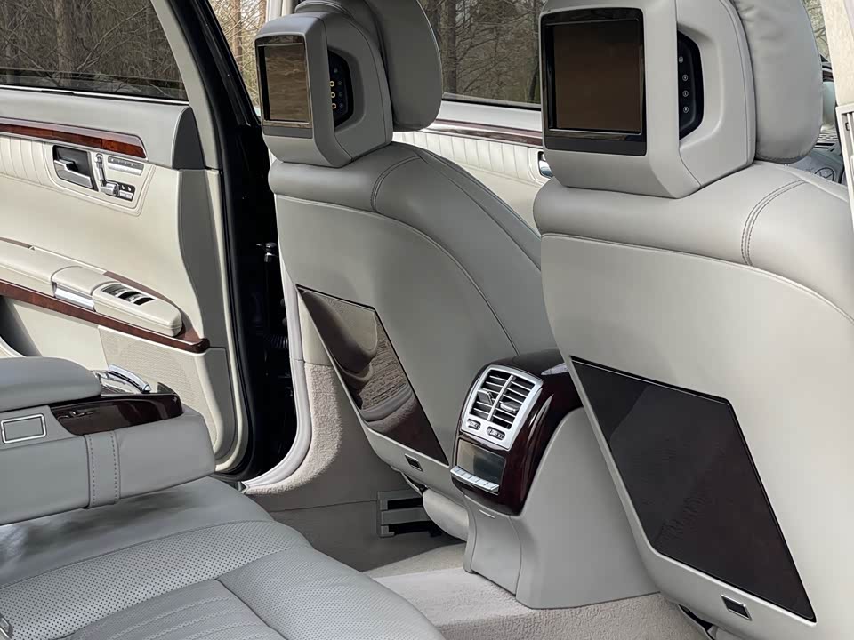 Mercedes-Benz S-class Mercedes-Benz S-class