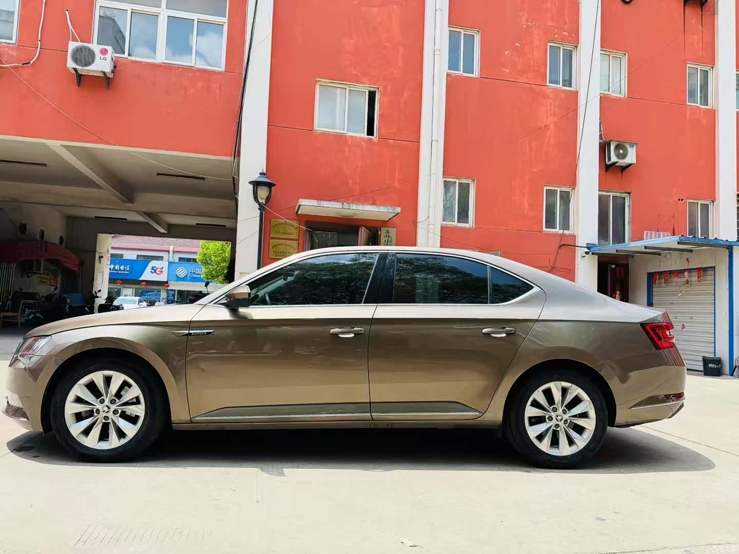 Skoda Superb, 2018 4
